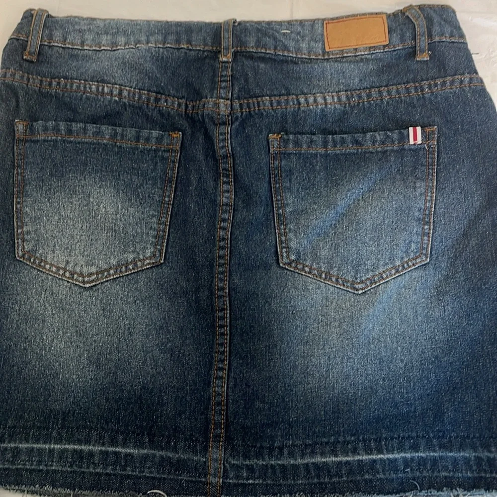 Adam Levine distressed mini Jean skirt. Waist 29 - Picture 2 of 4